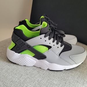Nike Huarache Sneakers
